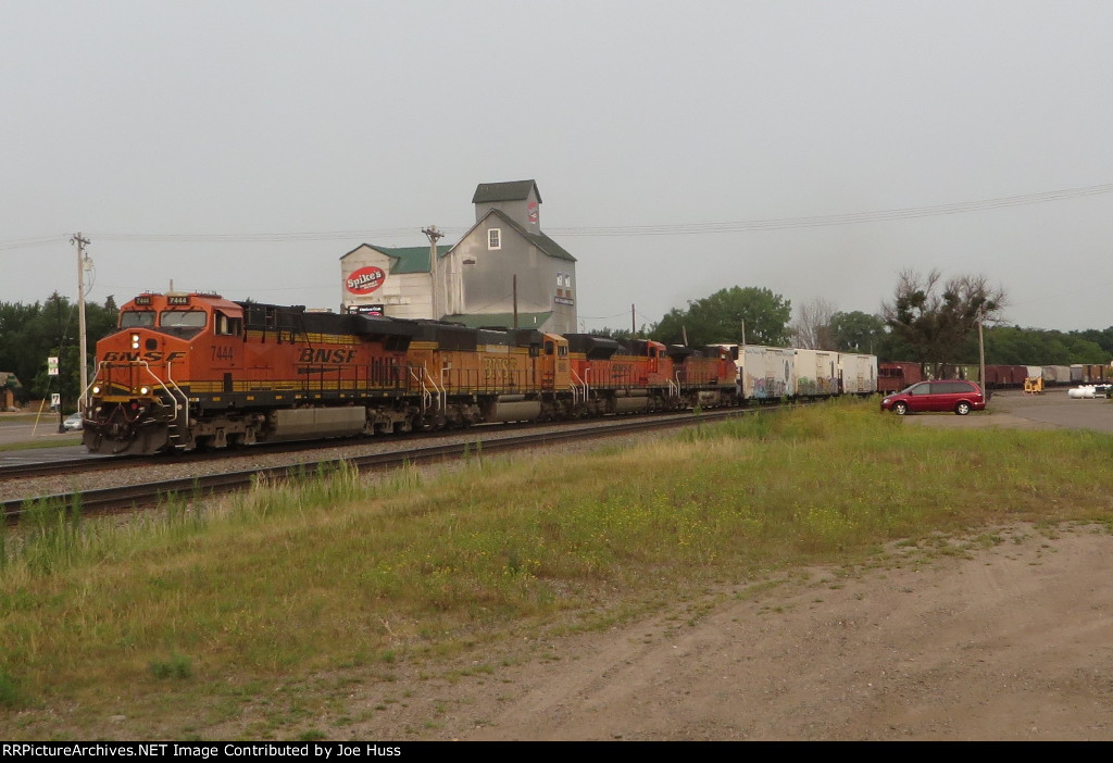 BNSF 7444 East